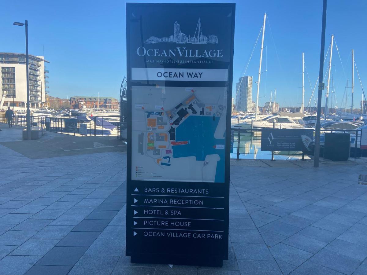 2 Bedroom Near Ocean Village Marina Port Apartment サウサンプトン エクステリア 写真