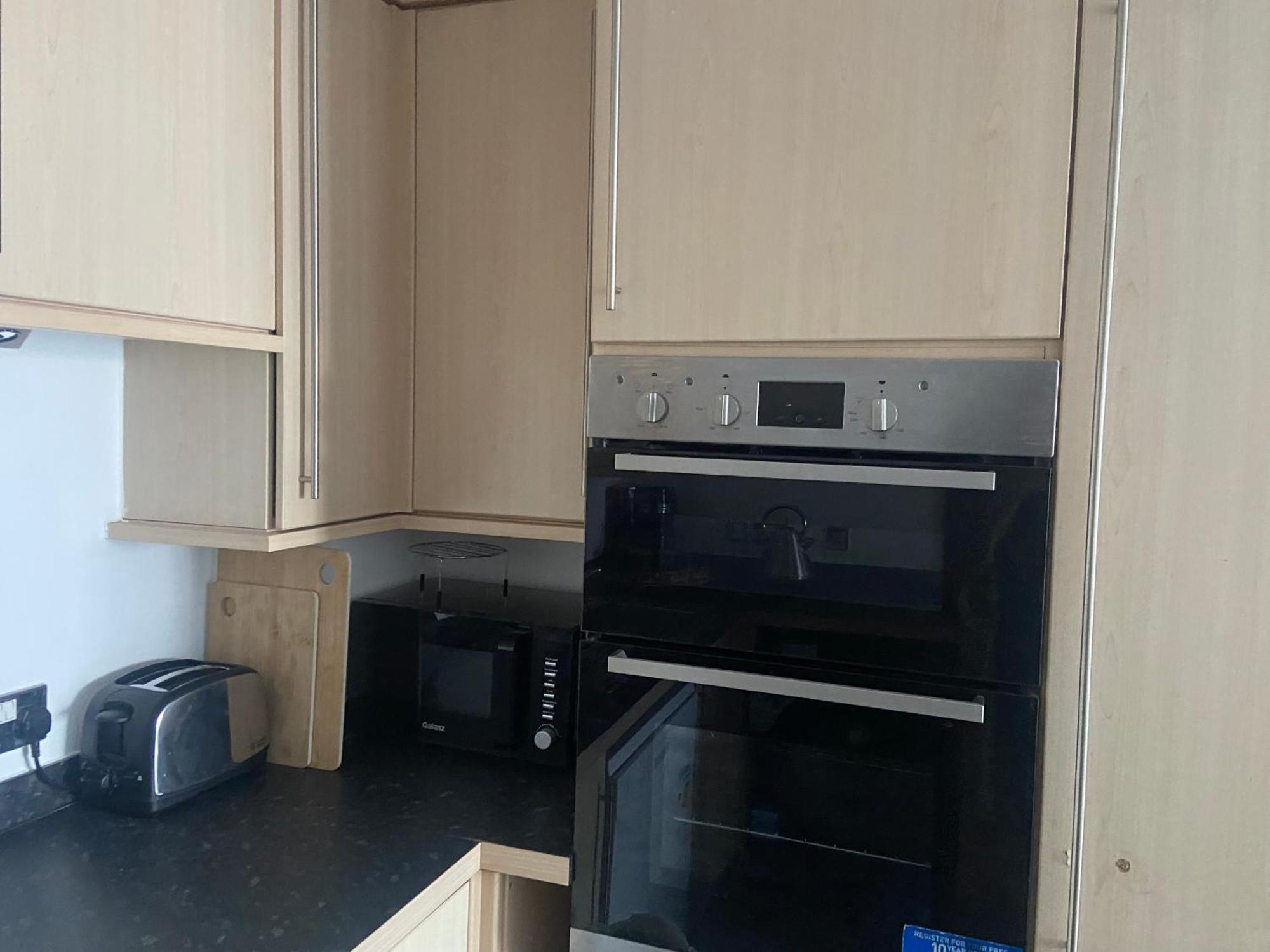 2 Bedroom Near Ocean Village Marina Port Apartment サウサンプトン エクステリア 写真