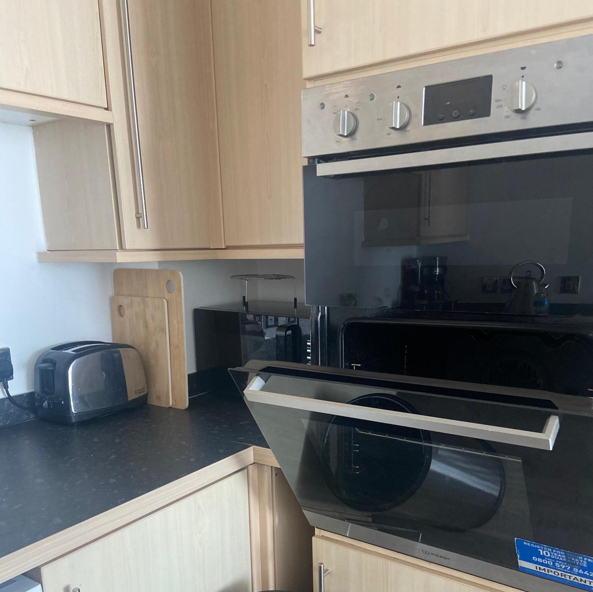 2 Bedroom Near Ocean Village Marina Port Apartment サウサンプトン エクステリア 写真