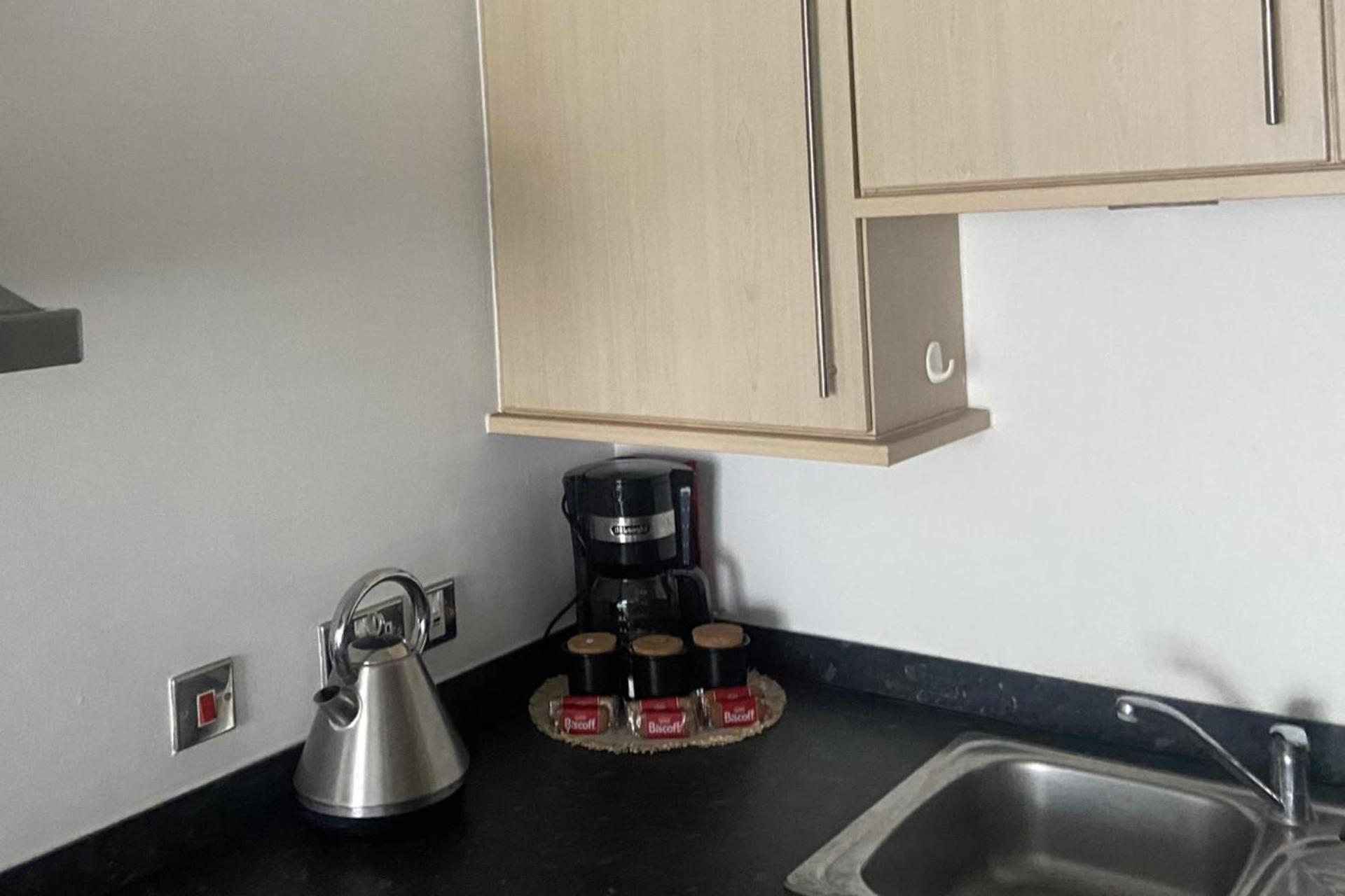 2 Bedroom Near Ocean Village Marina Port Apartment サウサンプトン エクステリア 写真
