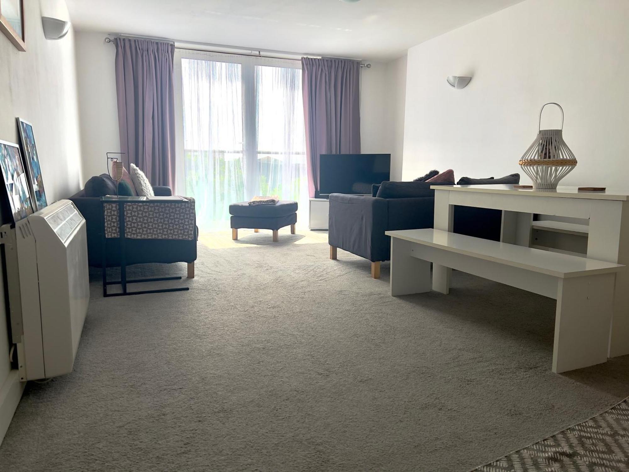 2 Bedroom Near Ocean Village Marina Port Apartment サウサンプトン エクステリア 写真
